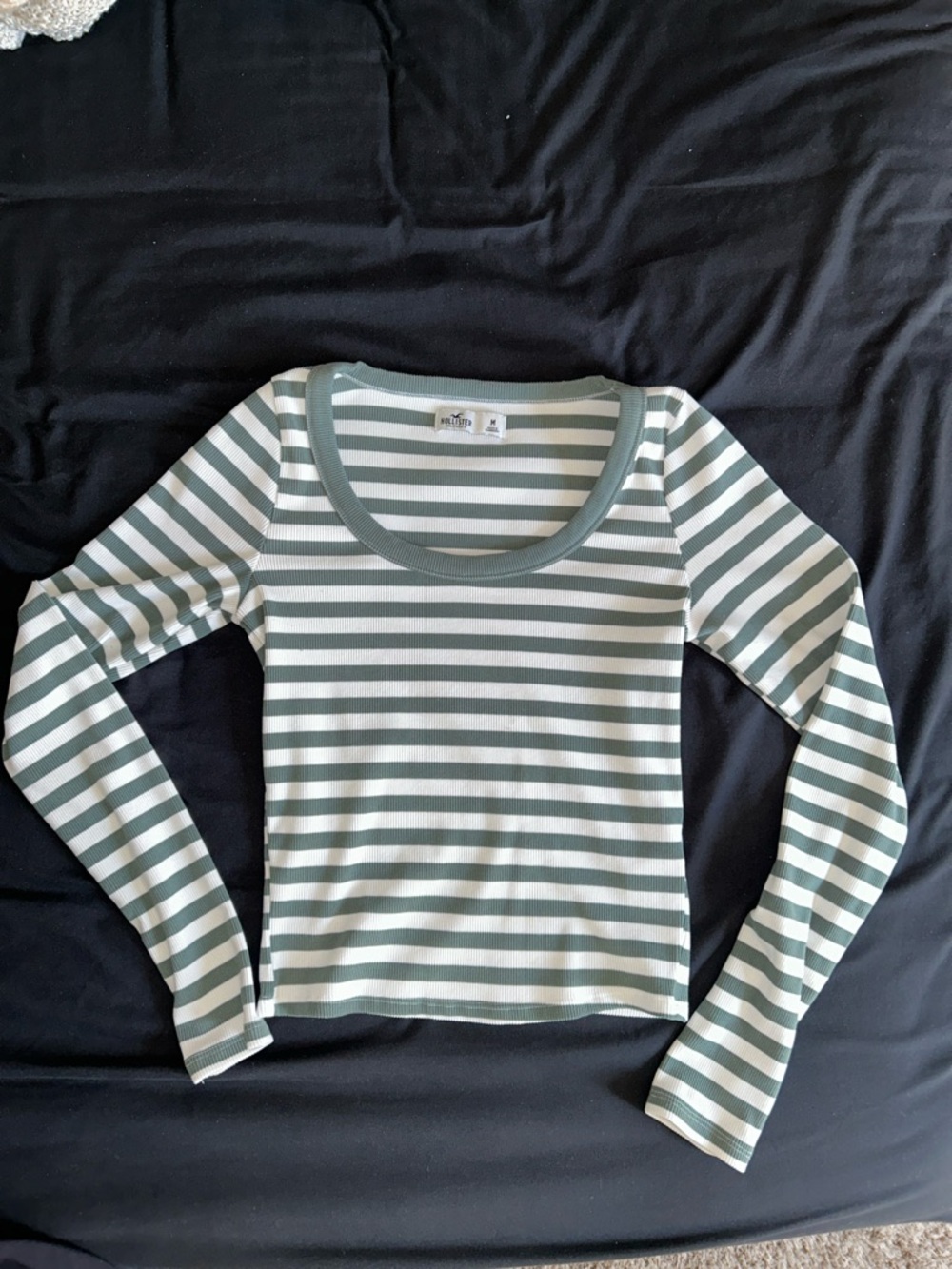 Hollister Striped Long-Sleeve Scoop Neck Top in Grey/Green and White Medium